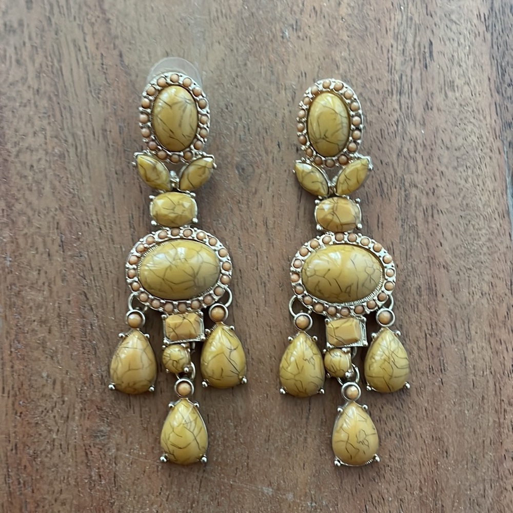 3 / $25 🌟 Mustard Color stud earrings